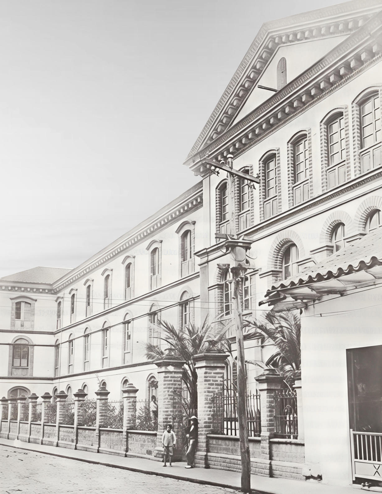 INSTALACIONES PROPIAS PARA EL LICEO DE LA INMACULADA